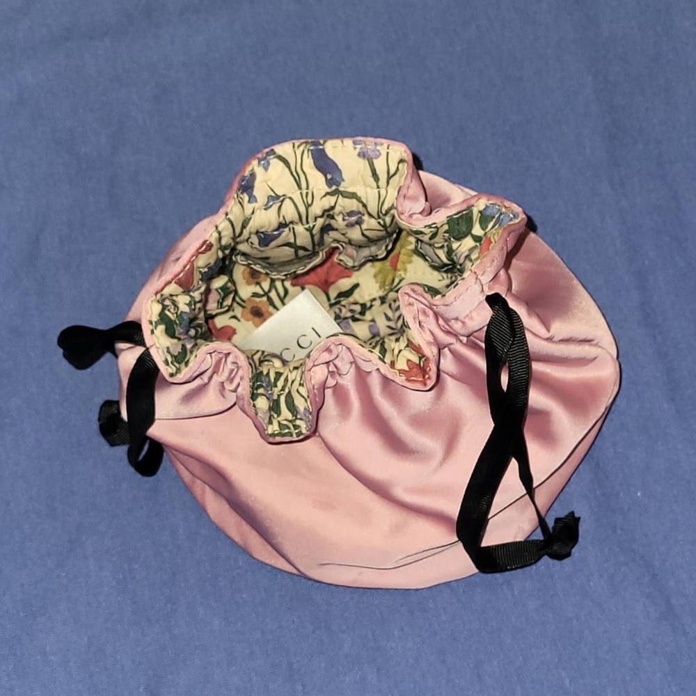Gucci perfume little bag